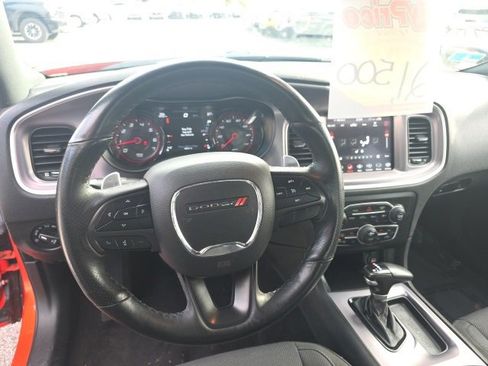 Used 2019 Dodge Charger SXT image 18