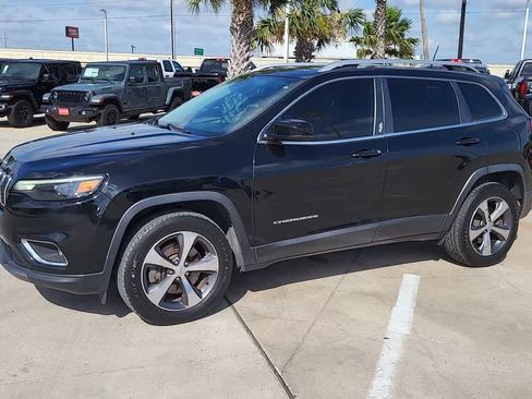 Used 2019 Jeep Cherokee Limited AWD/4WD image 4