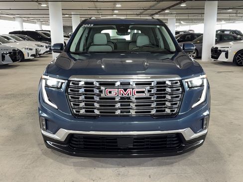 Used 2025 GMC Acadia Denali w/ Super Cruise Package FWD image 3