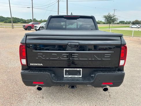 Used 2025 Honda Ridgeline Black Edition image 5