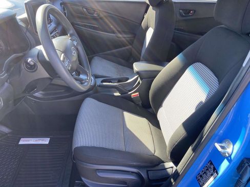 Used 2023 Hyundai Kona SE image 6