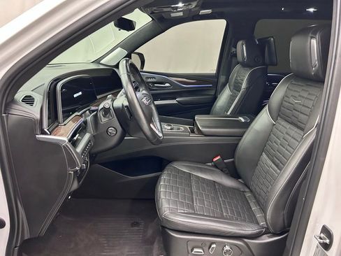 Used 2022 Cadillac Escalade ESV Sport Platinum w/ Heavy-Duty Trailer Package AWD/4WD image 13