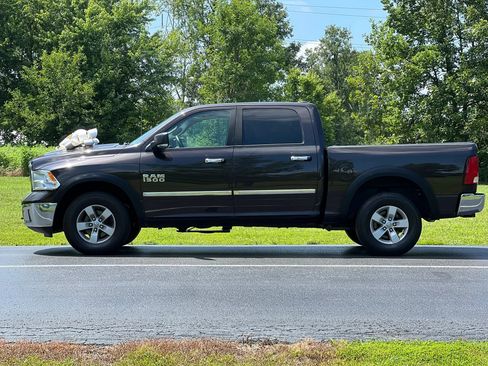Used 2017 RAM 1500 Classic SLT w/ Luxury Group AWD/4WD image 8