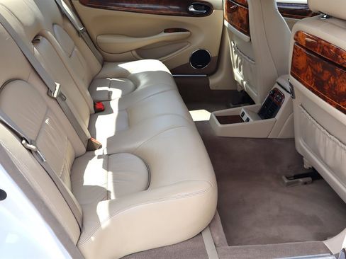 Used 2003 Jaguar XJ8 L RWD image 25