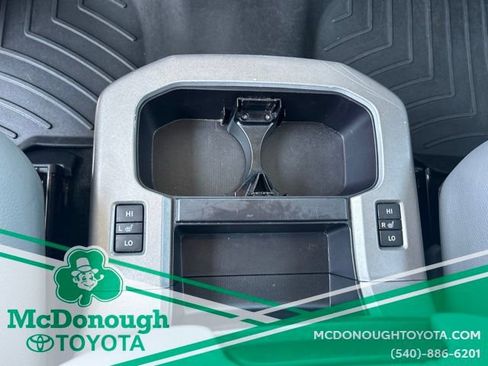 Used 2016 Toyota Sequoia Platinum AWD/4WD image 11
