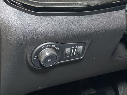 New 2026 Jeep Compass Limited w/ Sun, Sound & Navigation Group AWD/4WD image 20