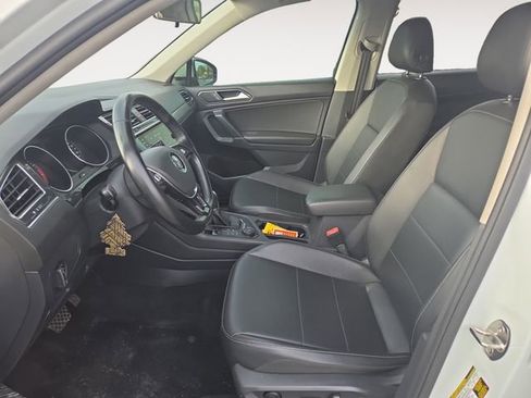 Used 2018 Volkswagen Tiguan SE image 9