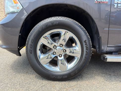 Used 2018 RAM 1500 Express w/ Express Value Package AWD/4WD image 35
