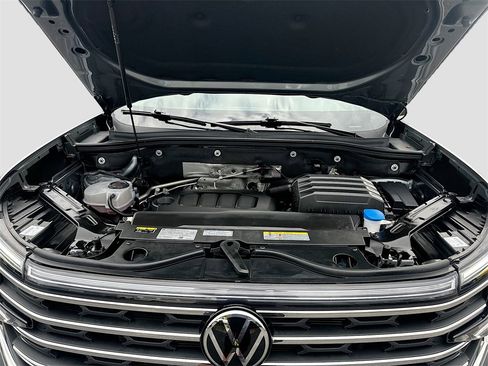 Used 2024 Volkswagen Atlas SE image 30