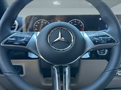 Certified 2025 Mercedes-Benz GLA 250 4MATIC image 15