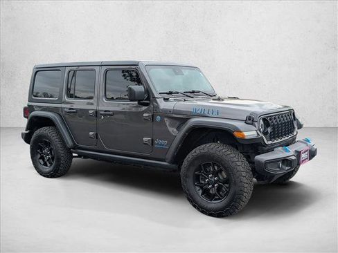 Used 2024 Jeep Wrangler Willys image 3