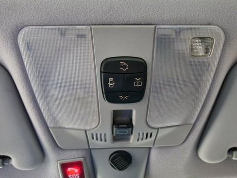 Used 2002 Mercedes-Benz CLK 320 Coupe image 26