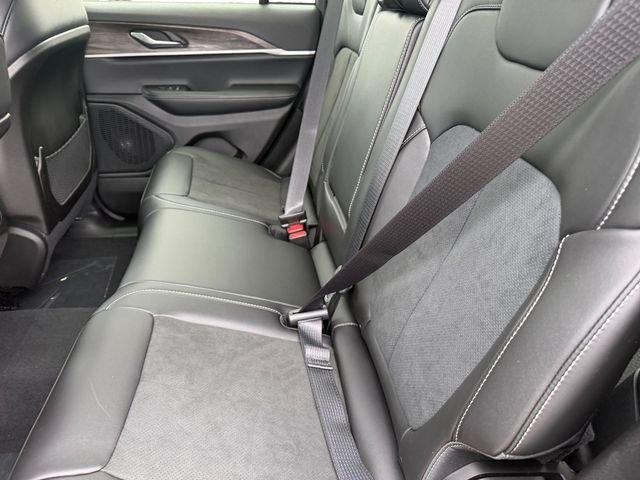 New 2026 Jeep Grand Cherokee Altitude AWD/4WD image 10