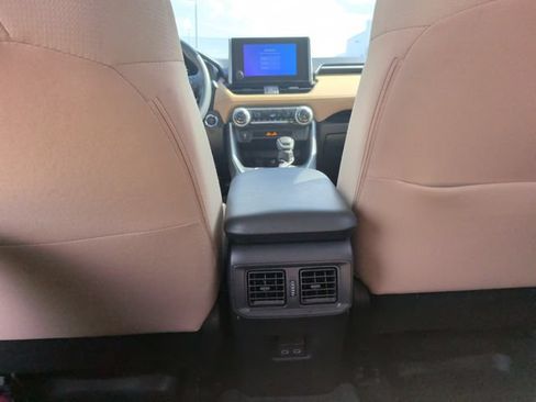 Used 2025 Toyota RAV4 XLE AWD/4WD image 34