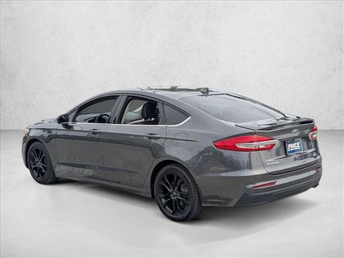 Used 2019 Ford Fusion SE w/ Equipment Group 151A FWD image 8