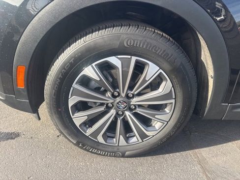 Used 2025 Buick Envision Preferred image 24