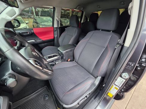 Used 2021 Toyota Tacoma SR5 AWD/4WD image 25