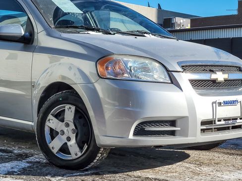 Used 2009 Chevrolet Aveo LT w/ Power and Convenience Package image 2