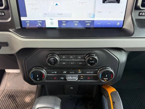 Used 2022 Ford Bronco Badlands w/ Sasquatch Package AWD/4WD image 14