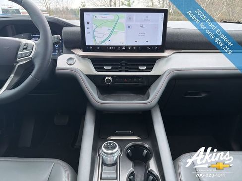 Used 2025 Ford Explorer Active w/ Active Comfort Package image 27