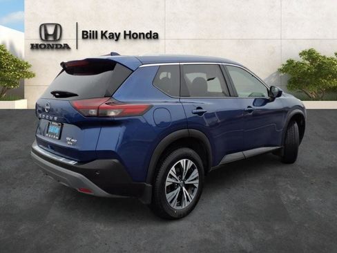 Used 2023 Nissan Rogue SV w/ SV Premium B Package image 3