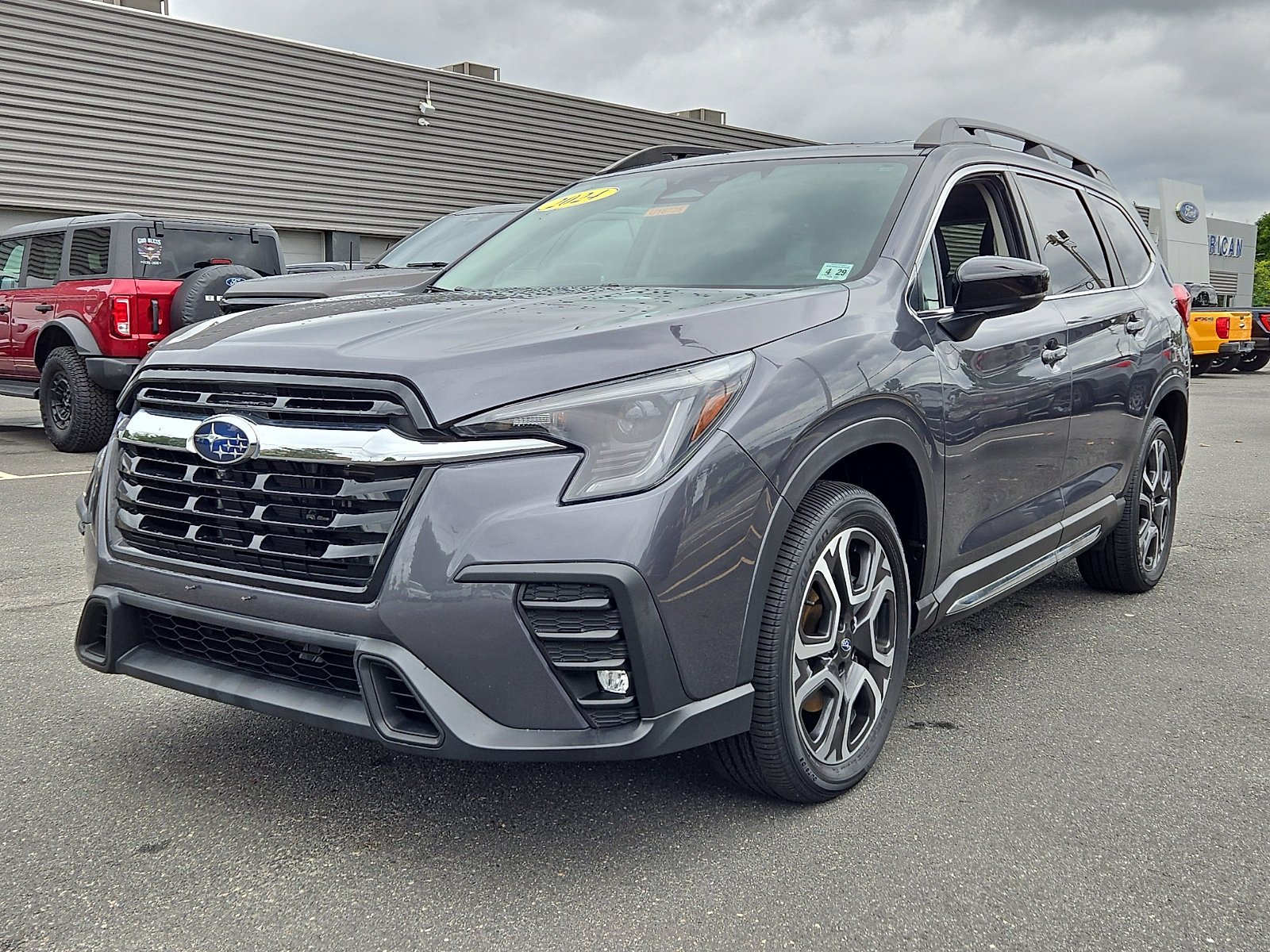 Used 2024 Subaru Ascent Limited w/ Technology Package AWD/4WD image 4