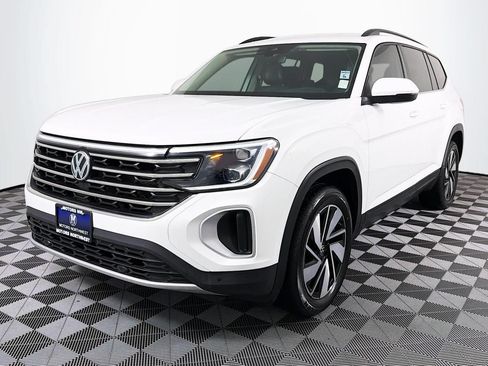 Used 2025 Volkswagen Atlas SE AWD/4WD image 5