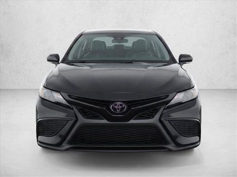 Used 2022 Toyota Camry SE w/ Carpet Mat Package (TMS) FWD image 2