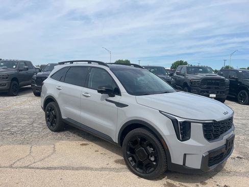 Used 2025 Kia Sorento SX AWD/4WD image 4
