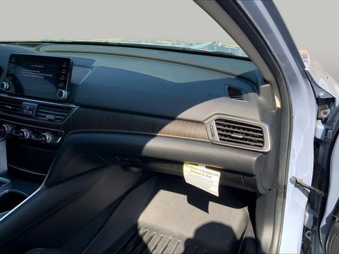 Used 2021 Honda Accord Touring image 18