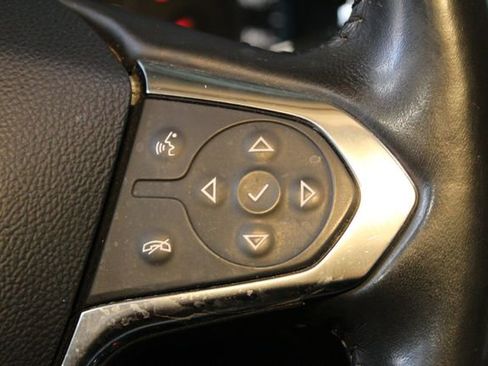 Used 2019 Chevrolet Traverse LT image 24