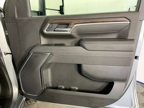 Used 2025 GMC Sierra 3500 SLT AWD/4WD image 14