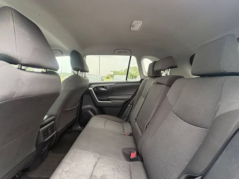 Used 2021 Toyota RAV4 XLE FWD image 21