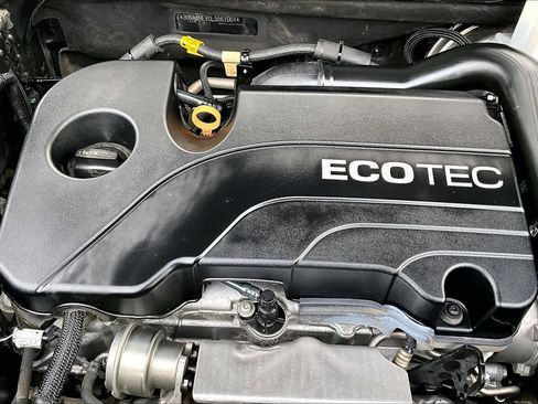 Used 2020 Chevrolet Equinox LS w/ LS Convenience Package image 32