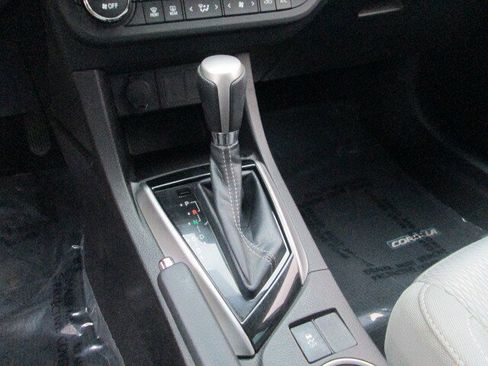Used 2015 Toyota Corolla LE image 15