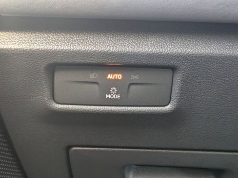 New 2026 Volkswagen Tiguan SE image 28