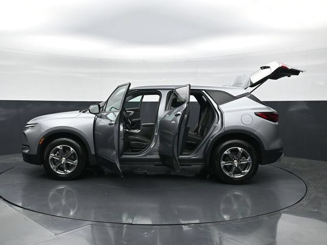 Used 2025 Chevrolet Blazer LT FWD image 49