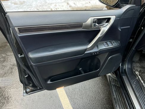 Used 2023 Lexus GX 460 Premium image 11
