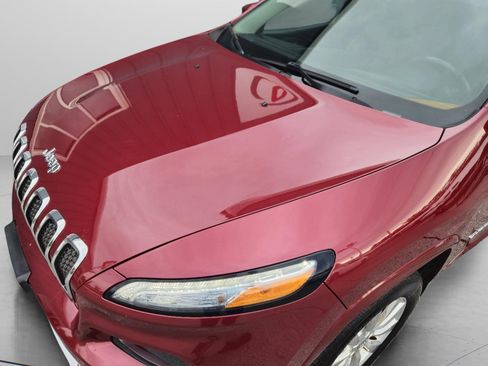 Used 2017 Jeep Cherokee Overland w/ Technology Group image 11