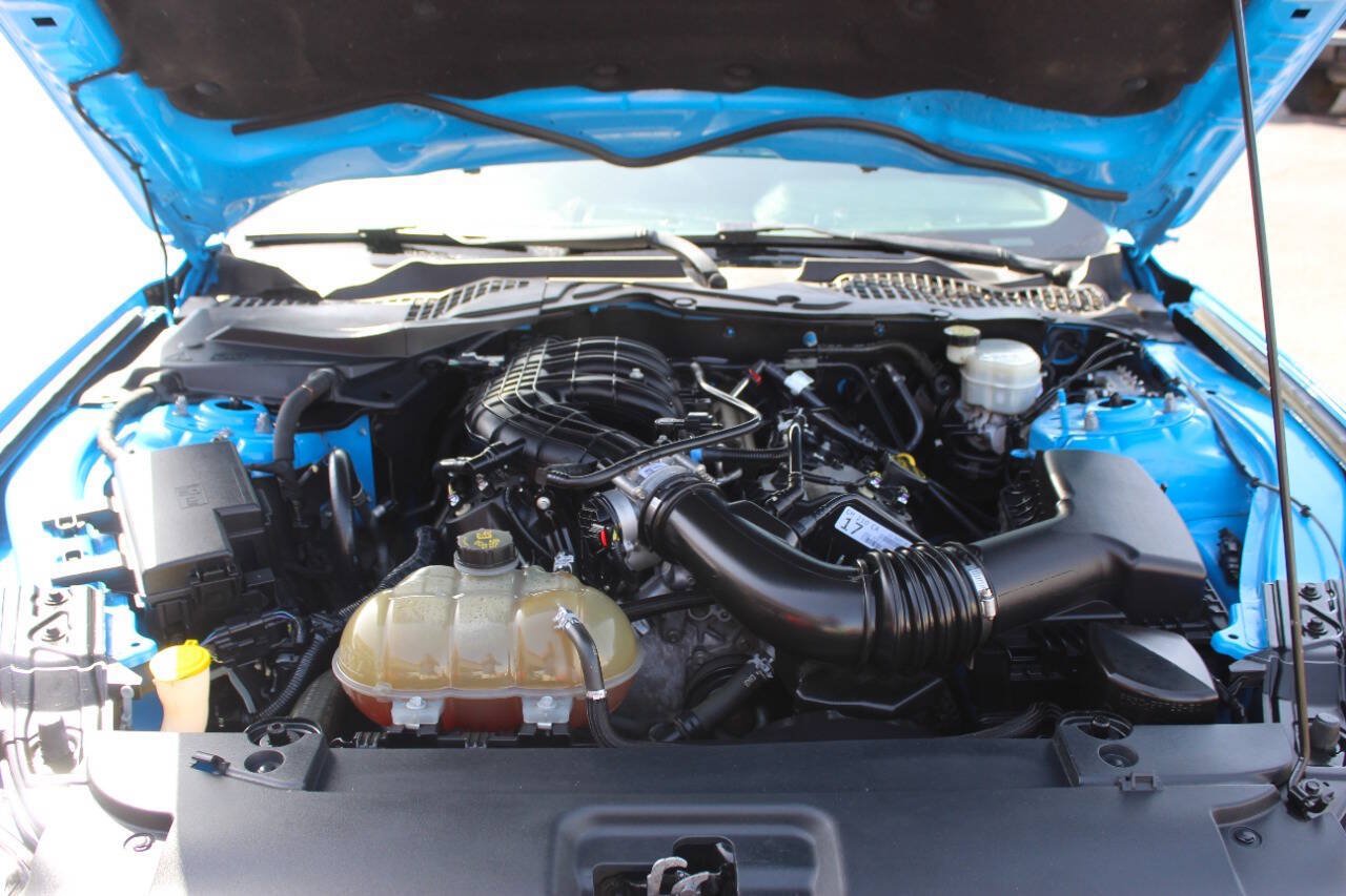 Used 2017 Ford Mustang Coupe RWD image 8