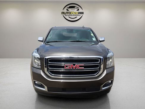 Used 2019 GMC Yukon XL SLT image 2