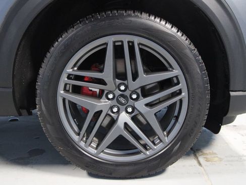 Used 2025 Ford Explorer ST-Line w/ Premium Package AWD/4WD image 40