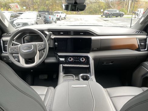 Used 2026 GMC Sierra 2500 Denali w/ Denali Reserve Package image 14