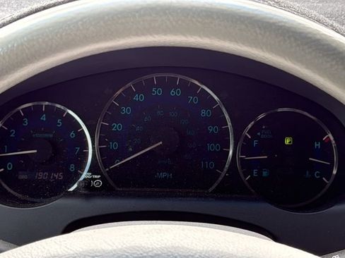 Used 2010 Toyota Sienna LE image 19