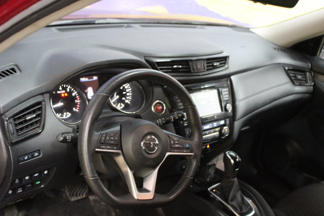 Used 2020 Nissan Rogue SV AWD/4WD image 14