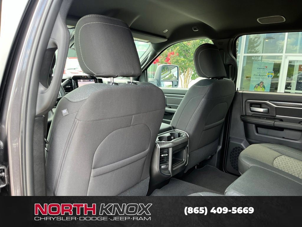 New 2026 RAM 3500 Big Horn AWD/4WD image 15