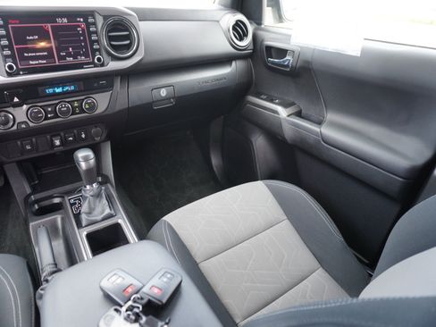 Used 2023 Toyota Tacoma 4x4 Double Cab image 17