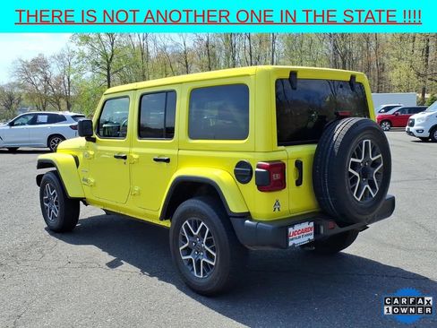 Used 2024 Jeep Wrangler Unlimited Sahara AWD/4WD image 5