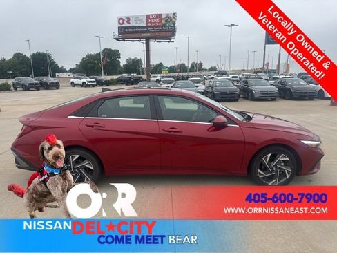 Used 2025 Hyundai Elantra SEL FWD image 6