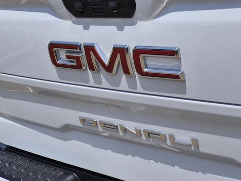 Certified 2026 GMC Sierra 1500 Denali w/ Denali Reserve Package AWD/4WD image 8
